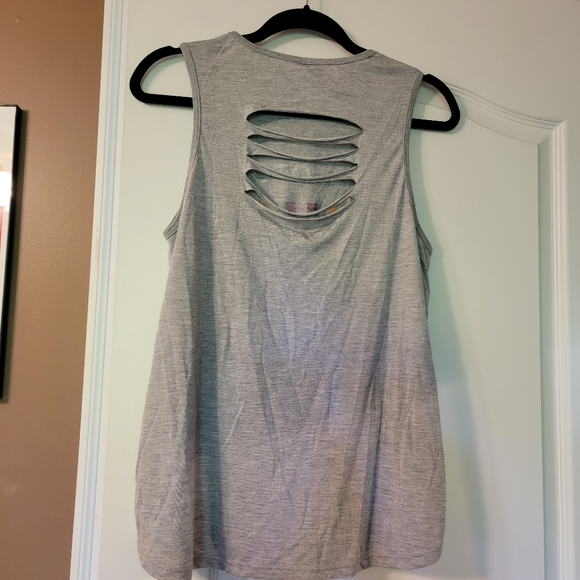 Peloton Back at It Slash Tank 🚲 Large - Picture 6 of 8